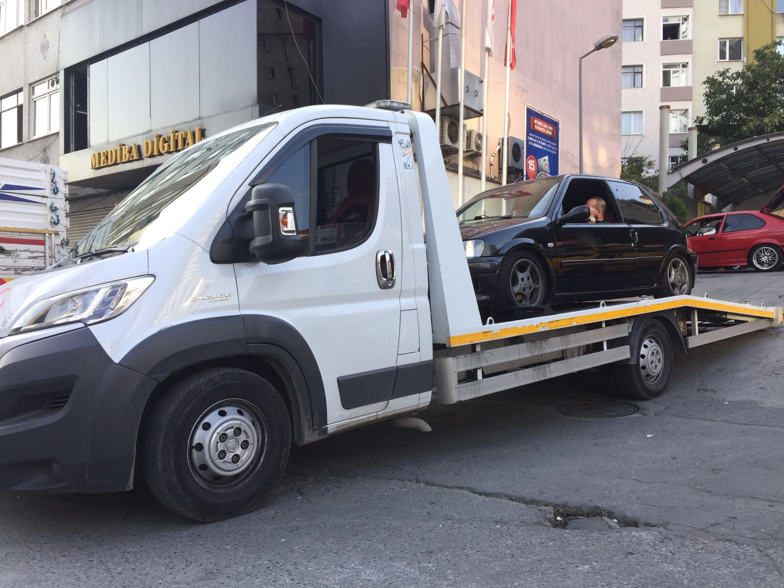 Kartal Oto Çekici, Kurtarıcı ve Yol Yardım